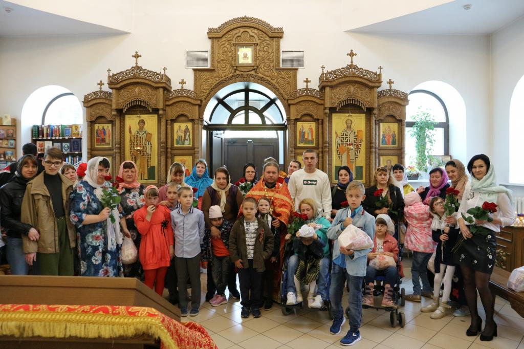 В храме Ксении Петербургской, г. Губкин